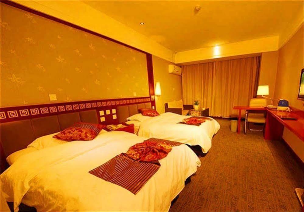 Golden Spring Hotel Lijiang Lijiang  Exterior foto